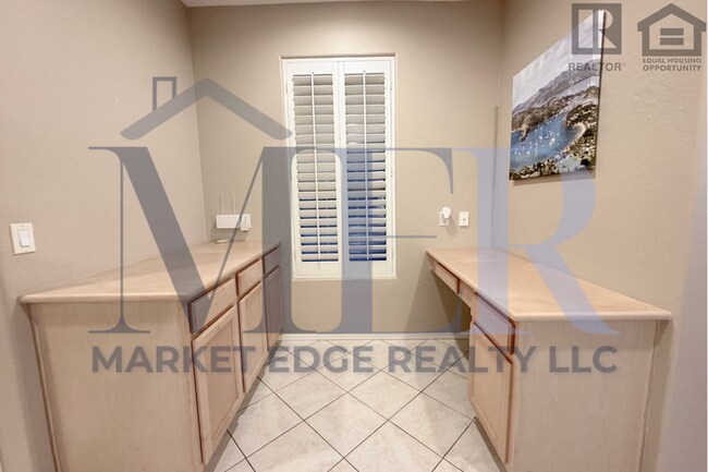 Building Photo - 3Bed/2.5Bath Home at Guadalupe/Crismon Rd! $399 MOVE-IN SPECIAL! Ready for Immediate Move-In!