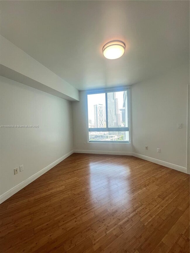 Building Photo - 350 S Miami Ave