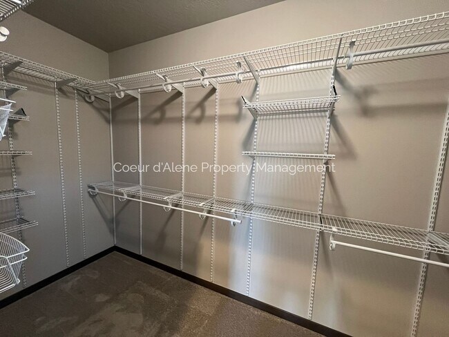 Building Photo - 3 bed house in Woodbridge