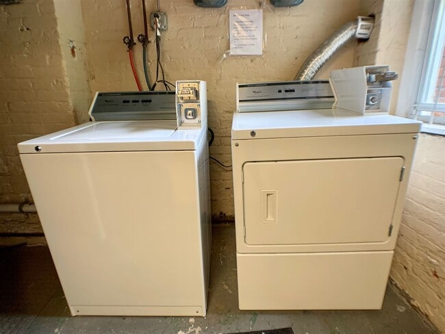 Building Photo - 320 Jefferson St