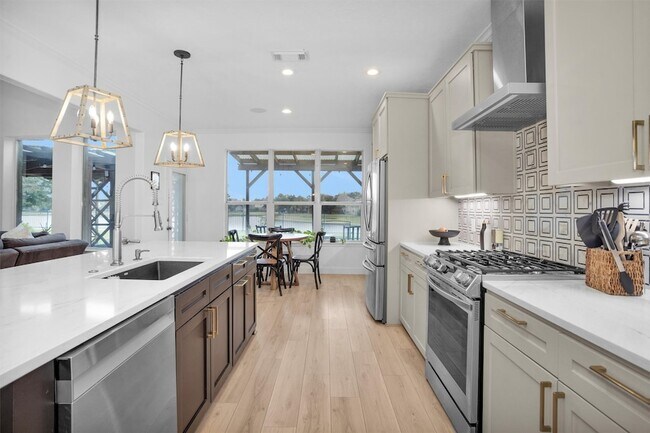 Building Photo - 3006 E Lake Falls Cir