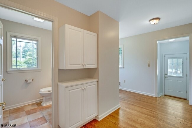 Building Photo - 34 Woodmere Dr