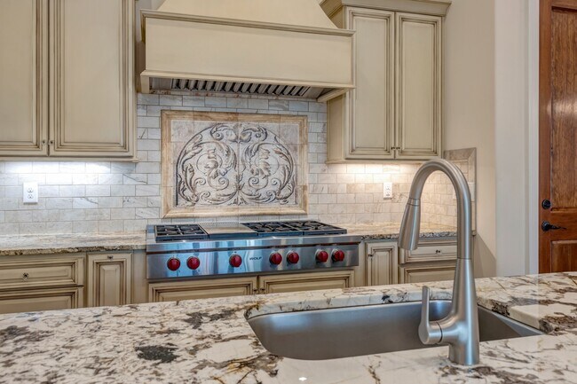 Building Photo - 5014 Mountview Pl