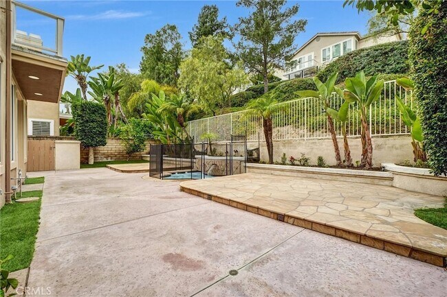 Building Photo - 27131 S Ridge Dr
