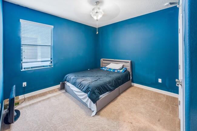 Building Photo - 13156 Green Violet Dr