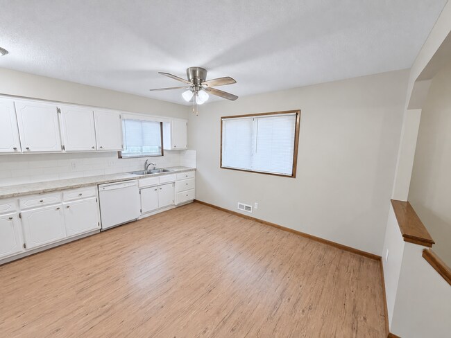 Building Photo - 8820-8822 Griggs Ave