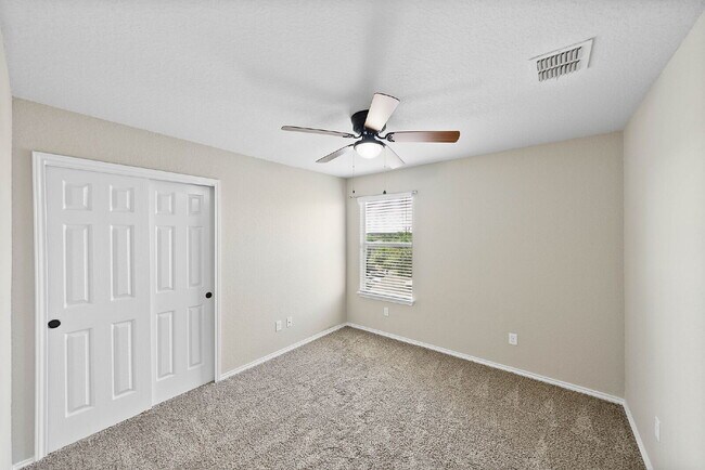 Building Photo - Flexible 5-Bedroom Rental Home in Alamo Ra...