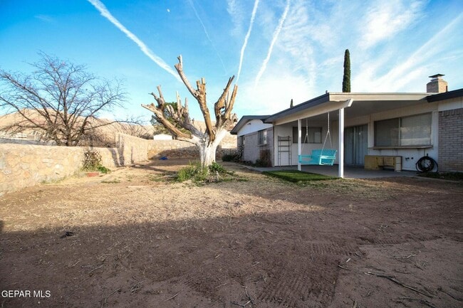 Building Photo - 6613 Southwind Dr