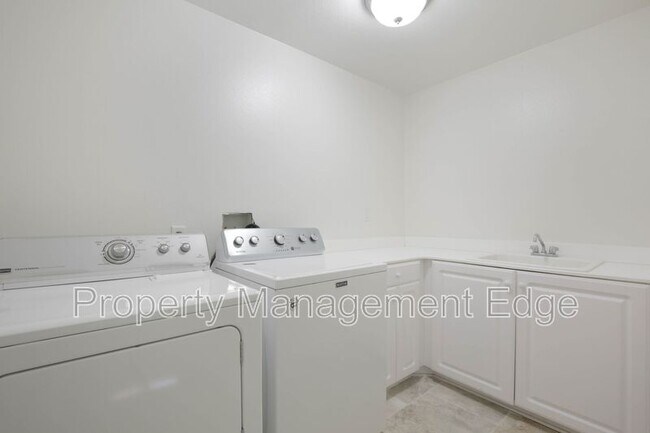 Building Photo - 31804 Bottle Brush St