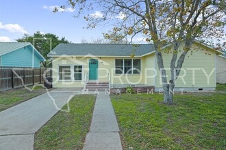 Building Photo - 3 Bedroom 2 Bathroom Home Ready for Move In1