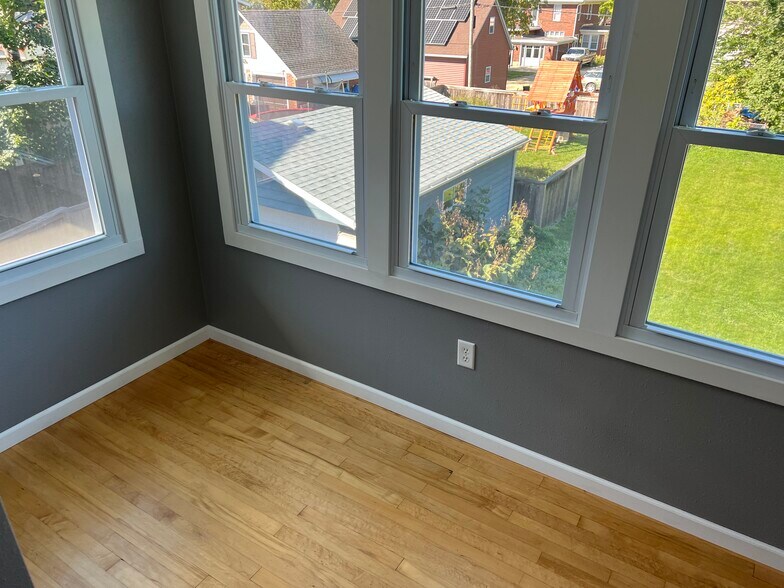 Sunroom - 1124 Emerald St