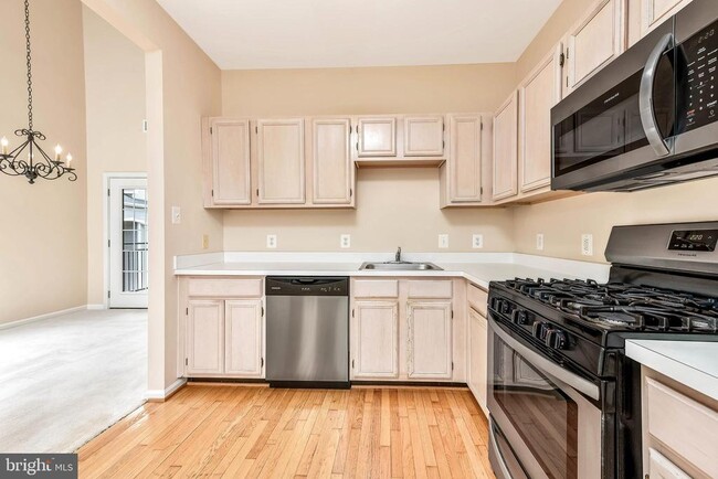 Building Photo - 46588 Drysdale Terrace
