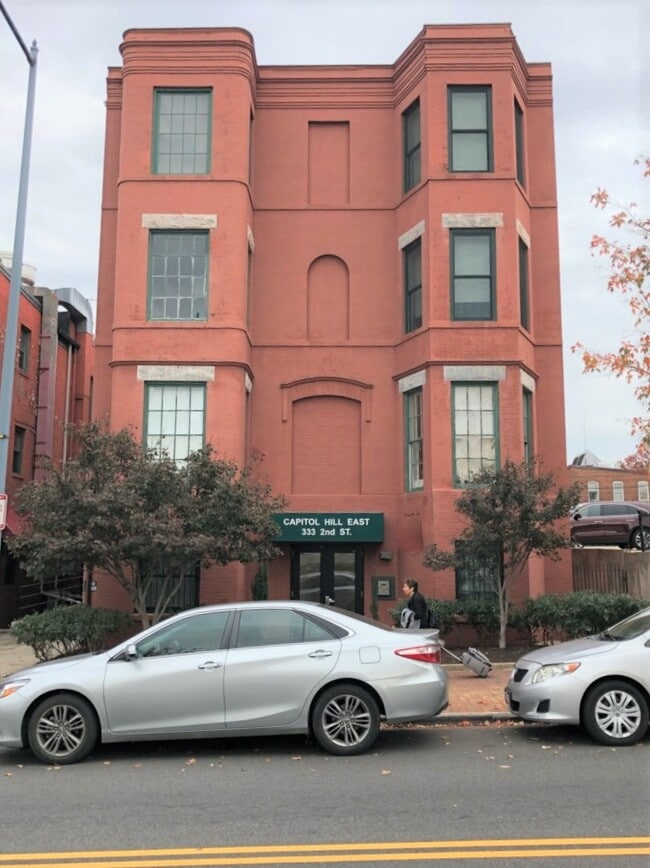 Building Photo - 333 2nd St NE