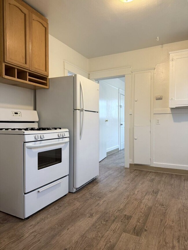 Building Photo - 860w22nd