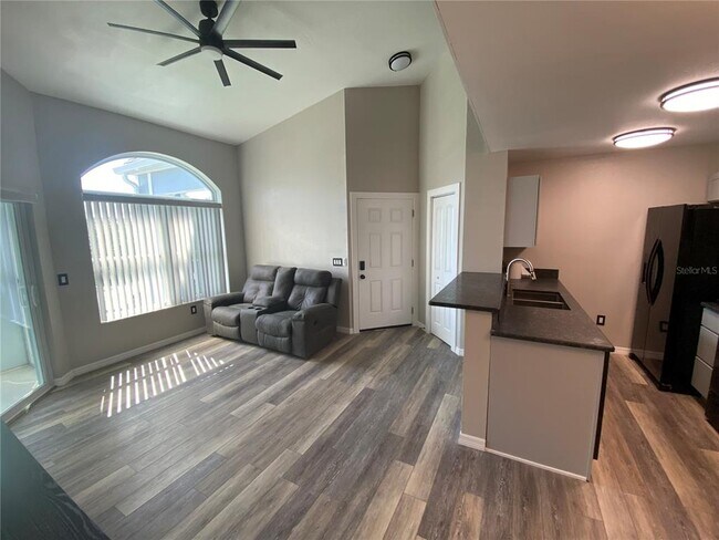 Building Photo - 2592 Grassy Point Dr