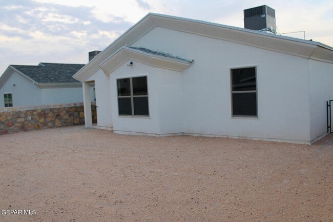Building Photo - 15032 Ambition Ave