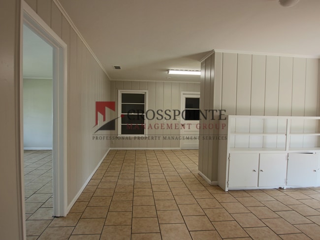 Building Photo - Coming Soon! 3 Bed 1.5 Bath Home Near TJC!