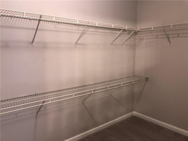 Building Photo - 1909 Hampton Springs Ct SW