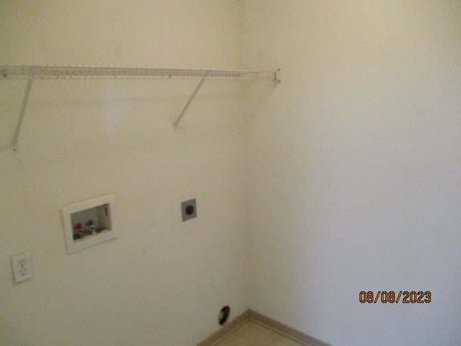 Building Photo - 913 Westridge Dr