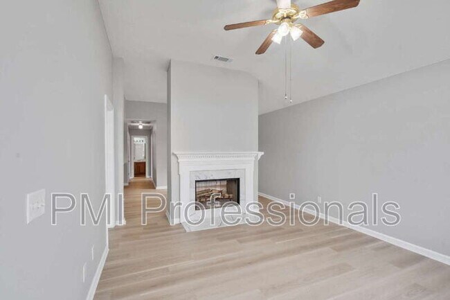 Building Photo - 604 Hugh Duffy Cove