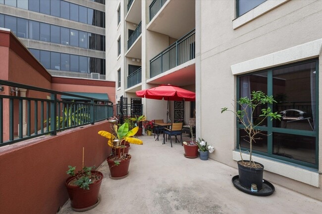 Building Photo - 121 N Monroe St