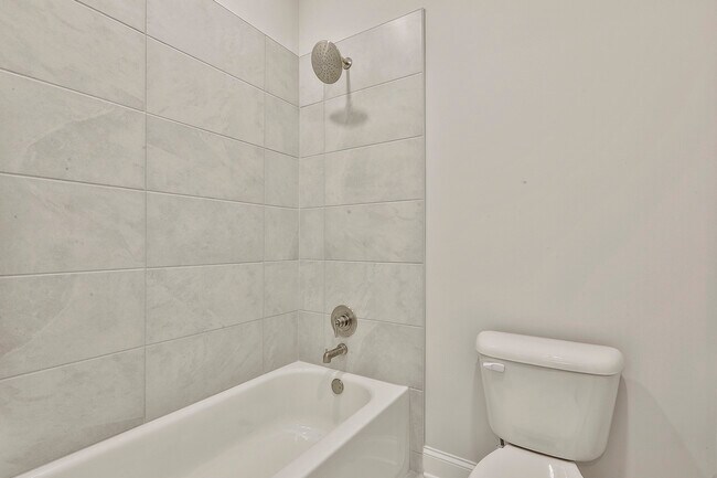 Building Photo - 335 Caledonia Ct