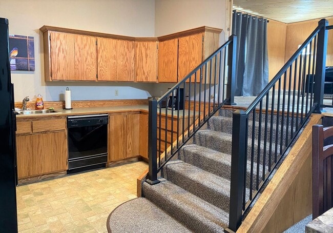 Building Photo - Spacious 1 bed 1 bath Hamilton home with 1 car garage.