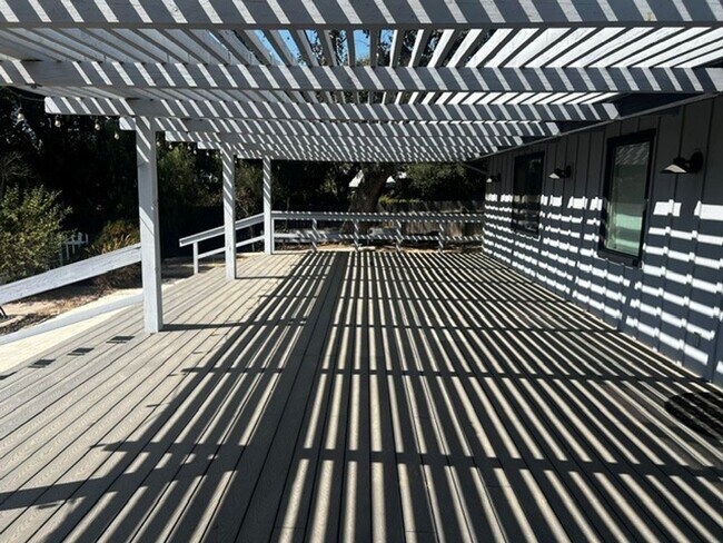 Building Photo - 1701 Calzada Ave