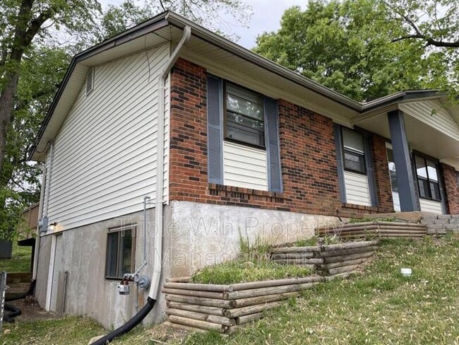 Building Photo - 2733 Tiara Dr