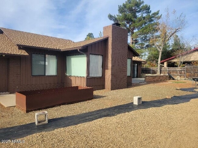 Building Photo - 180 Andante Dr