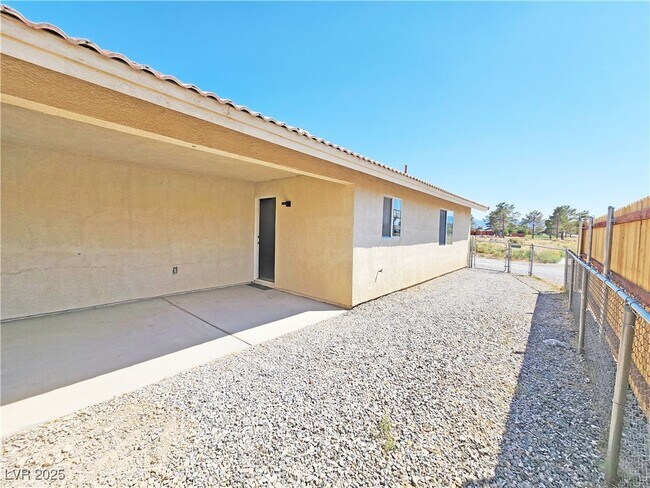 Building Photo - 600 San Lorenzo St