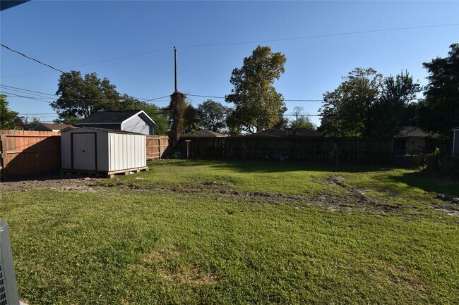 Building Photo - 206 Arnett Ln