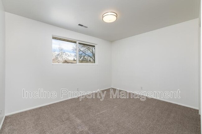 Building Photo - 1069 S 80 E
