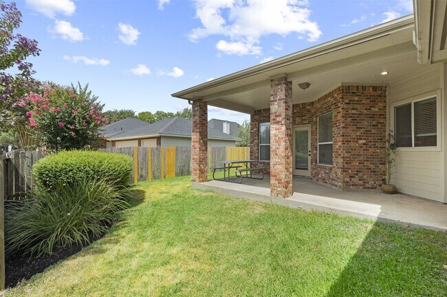 Building Photo - 521 Ironwood Forest Dr