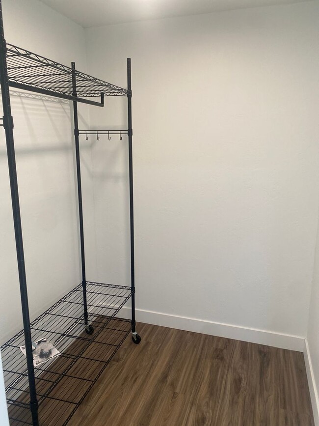 Building Photo - Charming Fully Remodeled 3 Bedroom, 2 Bath...