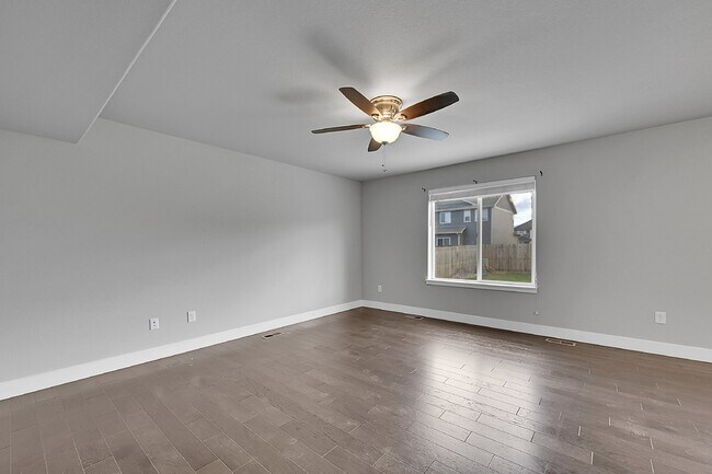 Building Photo - $2,300.00, 3 Beds, 2.5 Baths, Single Famil...