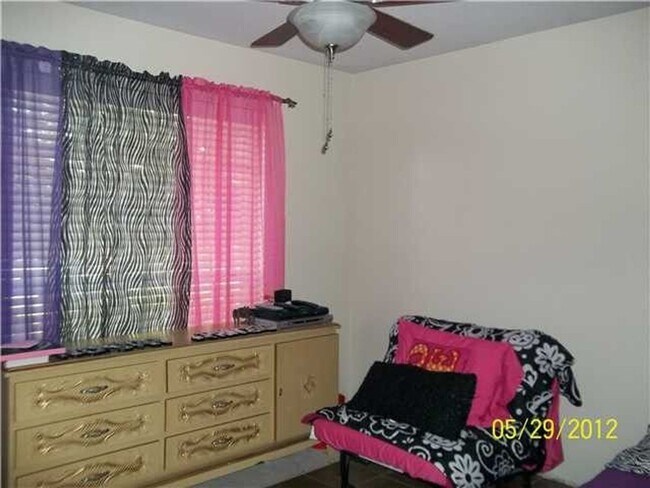 Building Photo - Picadilly Ridge Coming Soon Home (Showings start 5/30 by appt only)