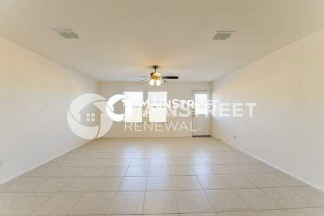 Building Photo - 3 Bedroom Pet-Friendly Home in Fort Worth, TX with Main Street Renewal