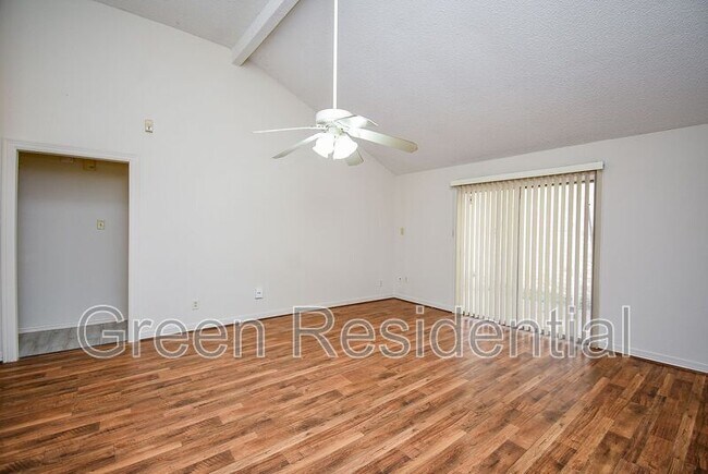 Building Photo - 11366 Oakcenter Dr