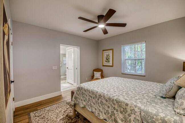 Building Photo - 404 S Caloosahatchee Ave