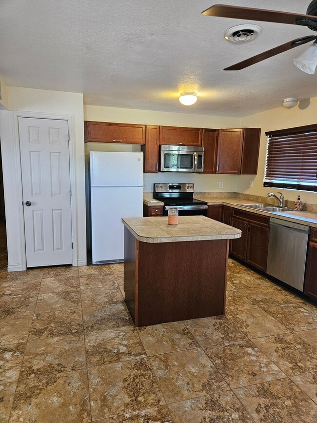 Building Photo - EAST MESA HOME FOR RENT