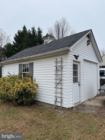 Building Photo - 118 St Marys Ave