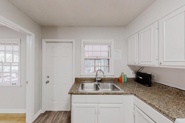 Building Photo - The Castile | Morrow Home living made easy—just a 3-minute drive to Mt Zion Blvd & E Meyer Dr tra...