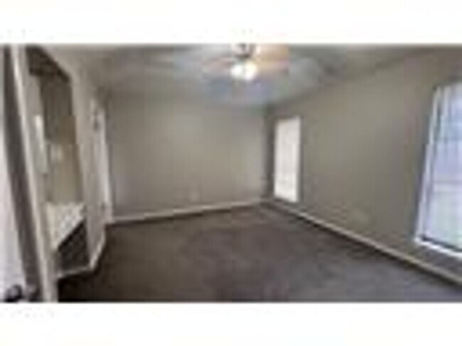 Building Photo - 3bd/2bth House