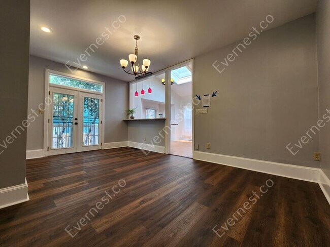 Building Photo - 41 Delta Pl NE