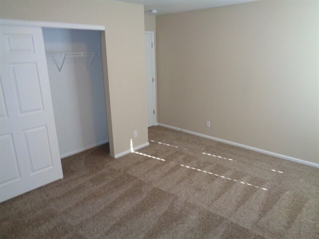 Building Photo - 124 N Flat Rock St
