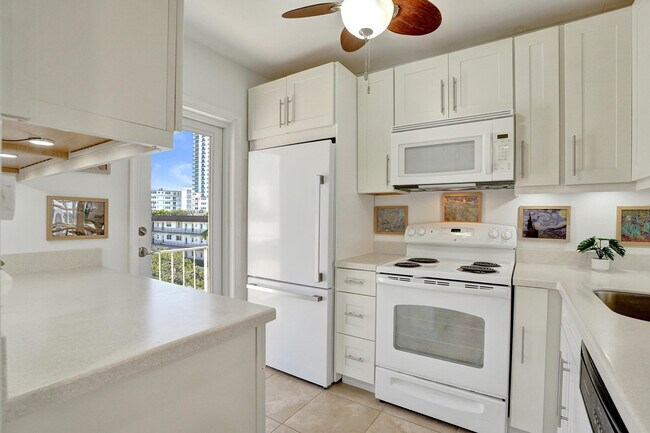 Building Photo - 1481 S Ocean Blvd