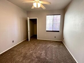 Building Photo - 3 Bedroom Condo located off of Warm Springs and South Durango!!! Southwest Location!