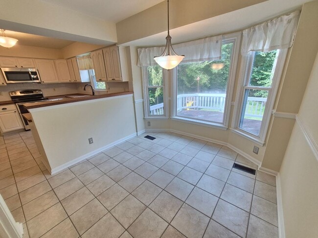Building Photo - 125 Ivywood Dr
