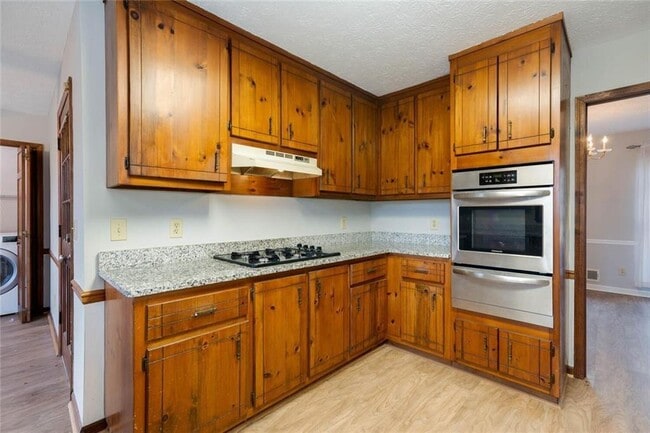 Building Photo - 1049 Seven Springs Cir NE